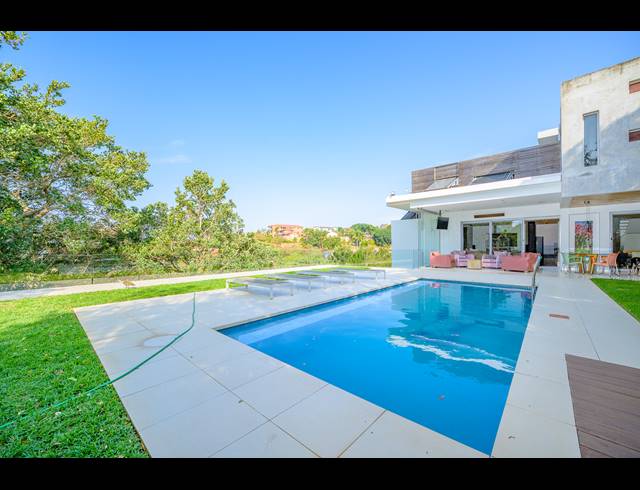 6 BEDROOM FREEHOLD FOR SALE IN BALLITO CENTRAL